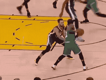 历史重演！詹姆斯生涯第二次助攻队友绝杀猛龙（詹姆斯再现经典，生涯第二次助攻队友绝杀猛龙）