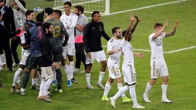 名宿：阿克利乌什须谨慎选下家，枪手巴黎多特都可能签他（名宿劝阿克利乌什慎选新东家：阿森纳、巴黎与多特皆可能出手）