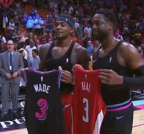 梅西：我被瓜迪奥拉安排过踢陌生位置！但我不断学习、变得更强！（梅西坦言：曾被瓜迪奥拉安排踢陌生位置，持续学习令我更强大）