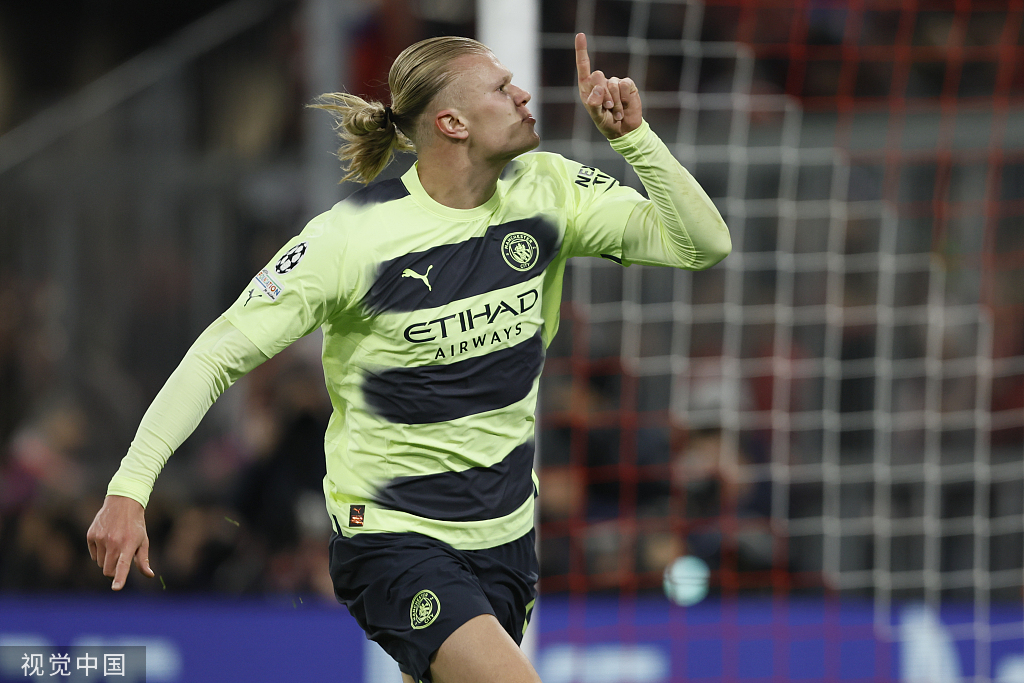 东契奇狂砍43分13助攻9篮板！打破哈登纪录，跃升现役第一（东契奇轰下43+13+9，改写哈登纪录，升至现役第一人）