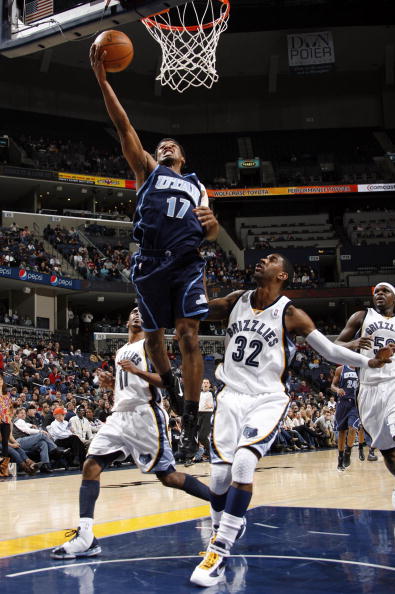 被罚下2人后输球！皇马电视台愤怒：内格雷拉制造的裁判（两人被罚下仍吞败！皇马电视台怒批：出自内格雷拉体系的裁判）