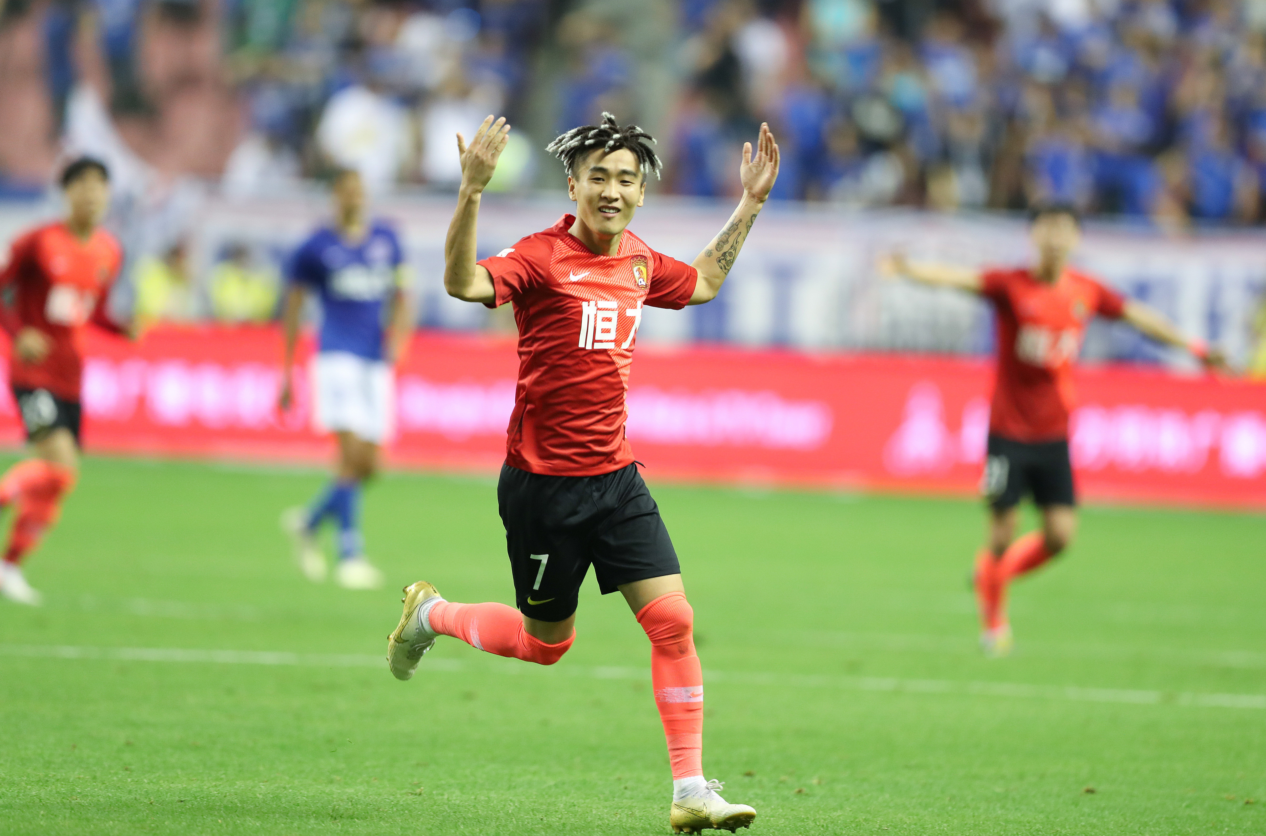 特德斯科：德布劳内能发现其他人发现不了的空当，并传出好球（特德斯科：德布劳内总能找到别人看不见的空间并送出妙传）