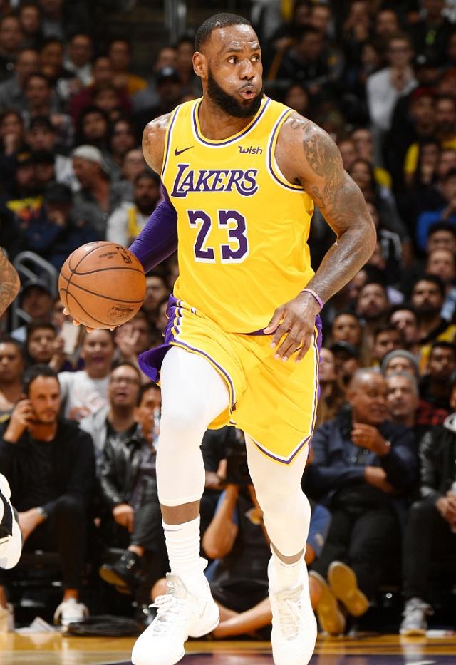 张琳艳身穿阿根廷2026世界杯球衣：期待在美加墨见到梅西（张琳艳穿阿根廷2026世界杯战袍：期盼在美加墨与梅西相会）