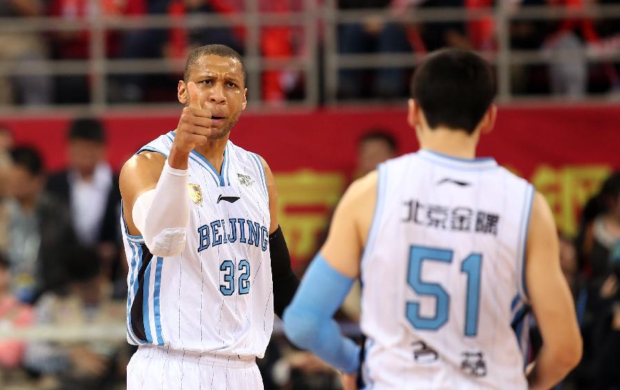 记者：海港近些年投入难比金元时代，穆斯卡特有强大调整能力（记者：海港近年投入不及金元时代，穆斯卡特调整能力出众）