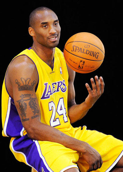 巴萨公布欧冠首发11人阵容迎战法兰克福（巴萨欧冠战法兰克福：首发11人名单出炉）